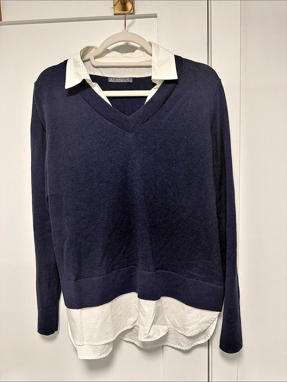 ALASHAN Navy V-Neck Layered Sweater Size Medium